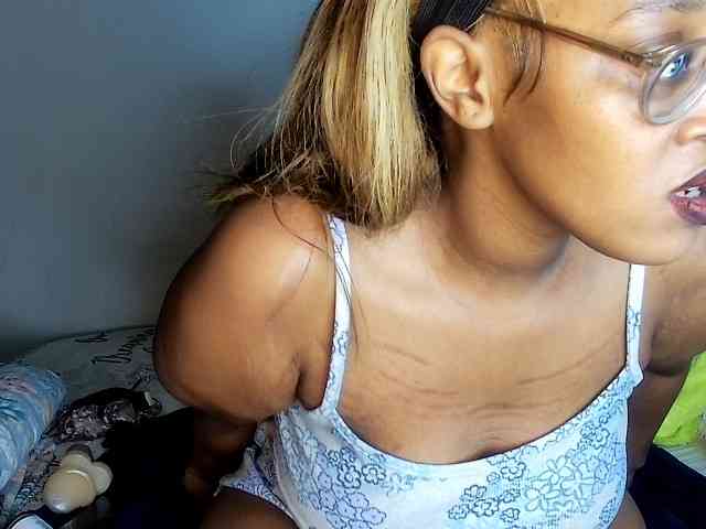 Sweetheartcocomwllow webcam