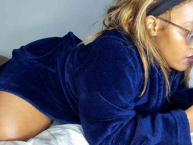 Sweetheartcocomwllow webcam