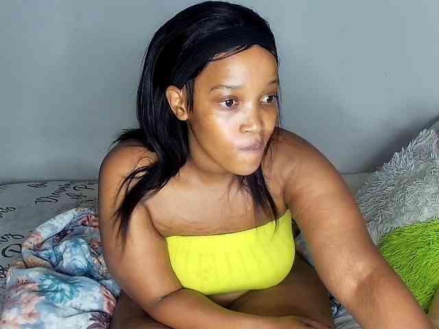 Sweetheartcocomwllow webcam