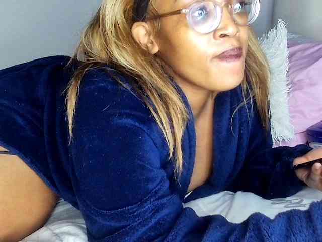 Sweetheartcocomwllow webcam