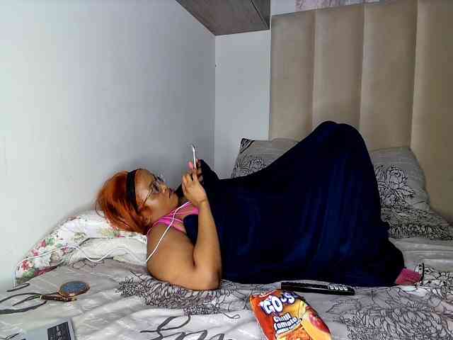 Sweetheartcocomwllow webcam