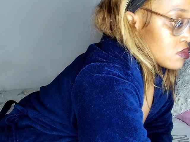 Sweetheartcocomwllow webcam