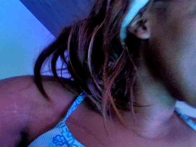 Sweetheartcocomwllow webcam