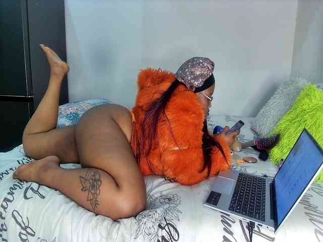 Sweetheartcocomwllow webcam