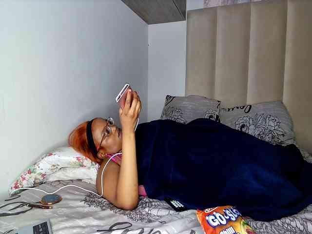 Sweetheartcocomwllow webcam