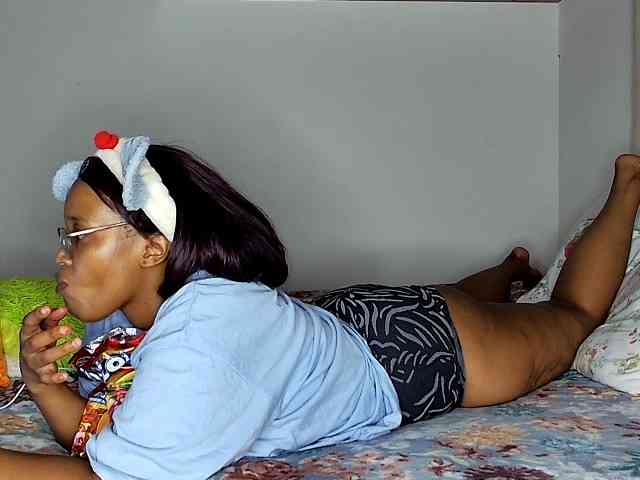 Sweetheartcocomwllow webcam