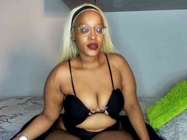 Sweetheartcocomwllow webcam