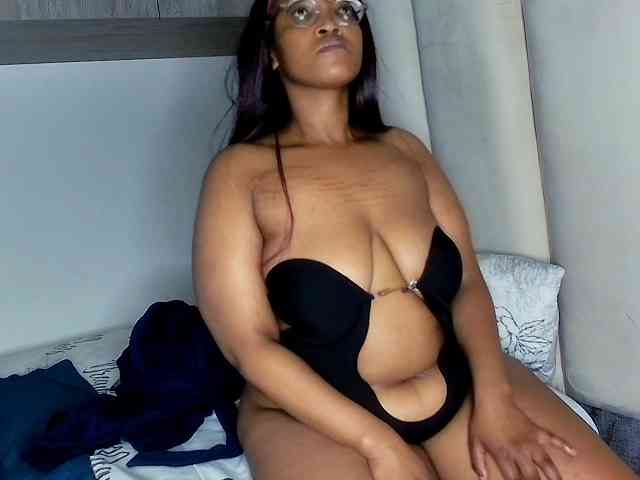 Sweetheartcocomwllow webcam