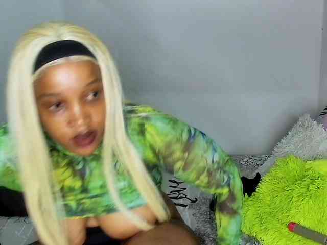 Sweetheartcocomwllow webcam