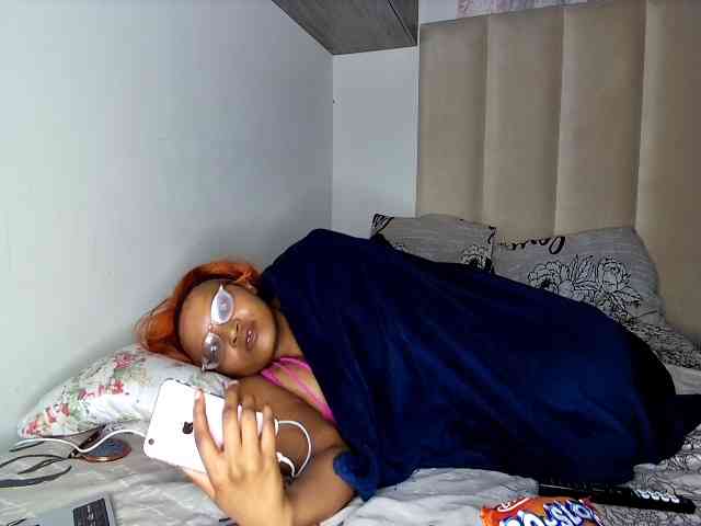 Sweetheartcocomwllow webcam