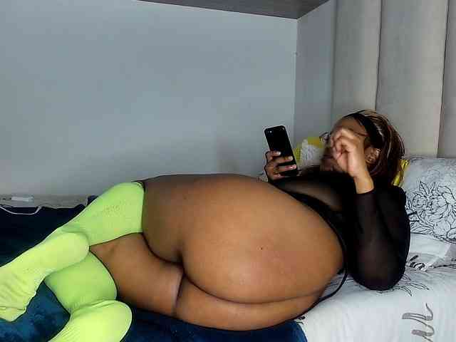 Sweetheartcocomwllow webcam