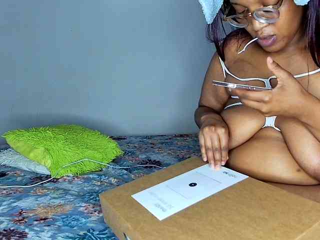 Sweetheartcocomwllow webcam