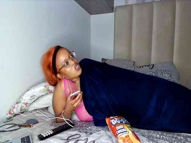Sweetheartcocomwllow webcam