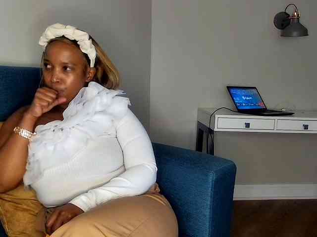 Sweetheartcocomwllow webcam