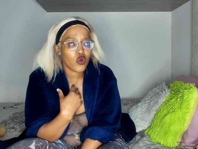 Sweetheartcocomwllow webcam