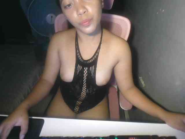 hornygirl25 webcam