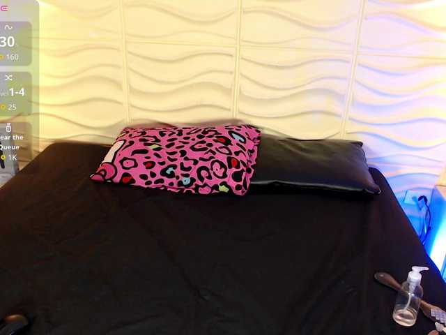 ReinaMiah's BongaCams show and profile