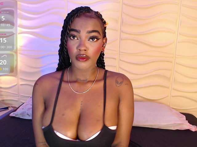 ReinaMiah's BongaCams show and profile