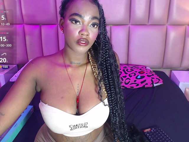 ReinaMiah's BongaCams show and profile