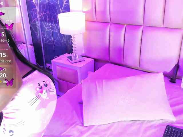 ReinaMiah Live Webcam on BongaCams