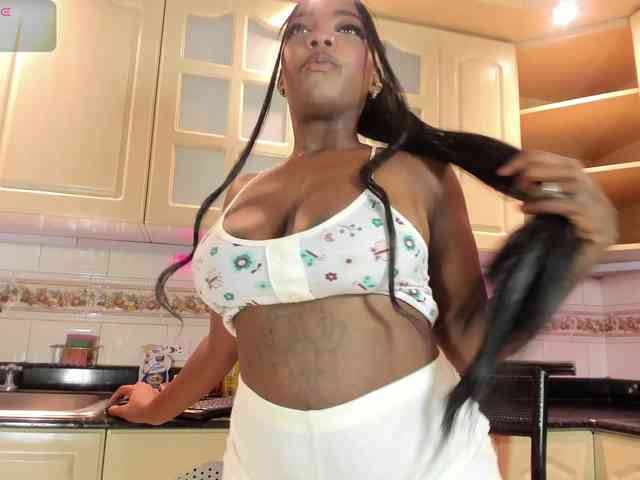 ReinaMiah webcam