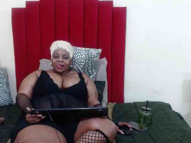 BustyBoobs webcam