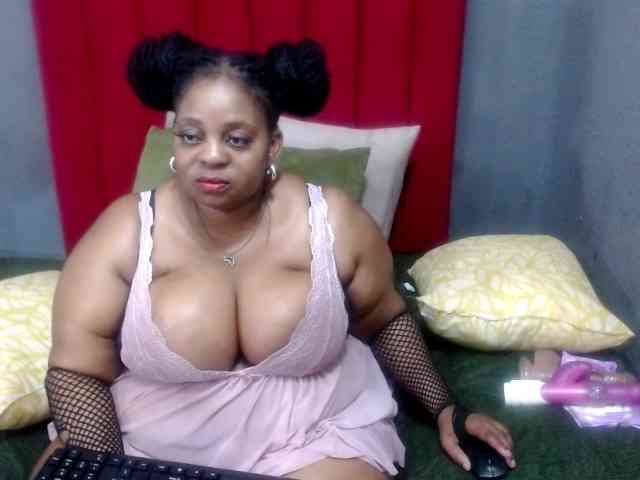 BustyBoobs webcam