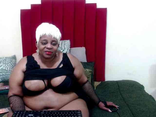 BustyBoobs webcam