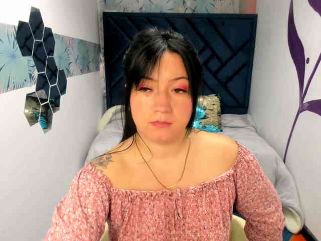 Mia-Cute- Live Webcam on BongaCams