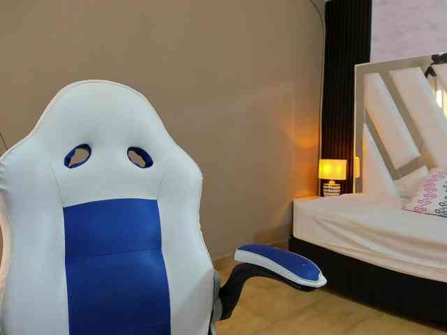Roxxana-Dior webcam