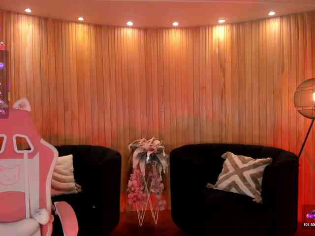 horny chat MaddyOwens