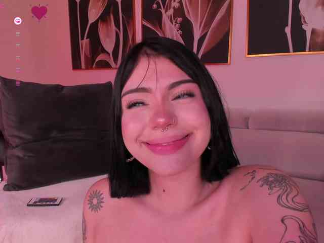 nude webcam SalomeHills1