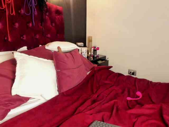 UrsulaBeaumont webcam