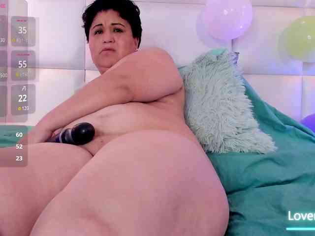 Lady-Madison webcam