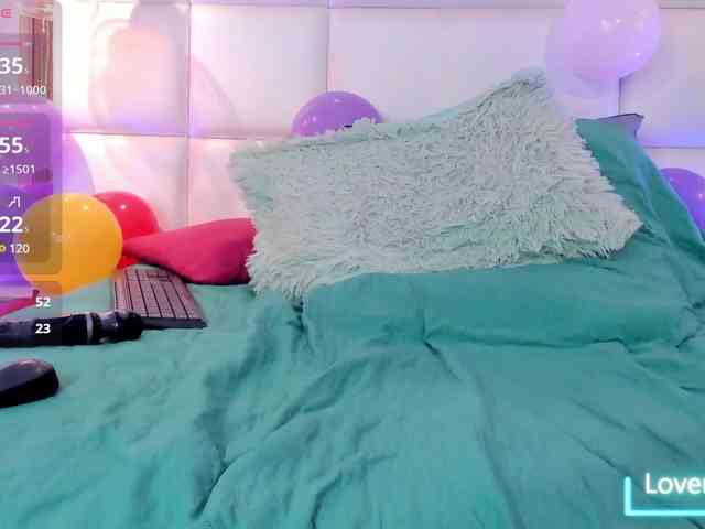 Lady-Madison webcam
