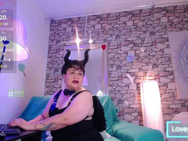 Lady-Madison webcam