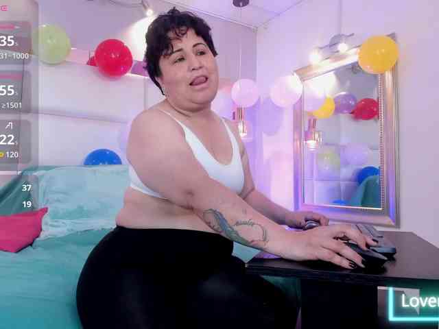 Lady-Madison webcam