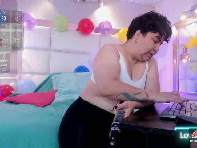 Lady-Madison webcam
