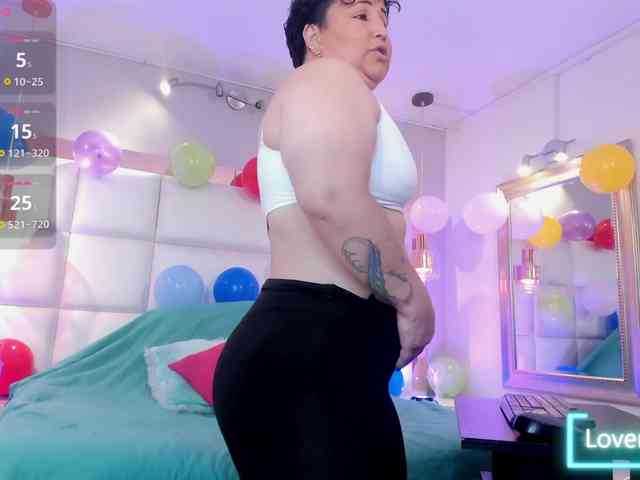 Lady-Madison webcam
