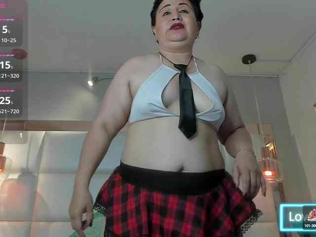 Lady-Madison webcam
