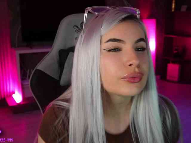 aminahaze webcam