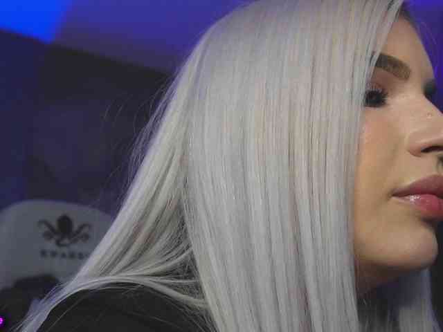 aminahaze webcam
