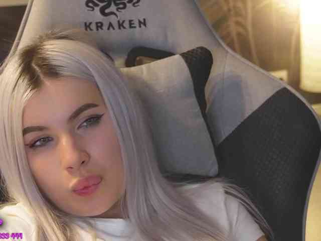 aminahaze webcam