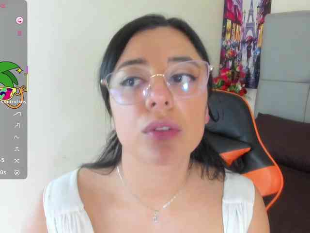jazmin-white webcam
