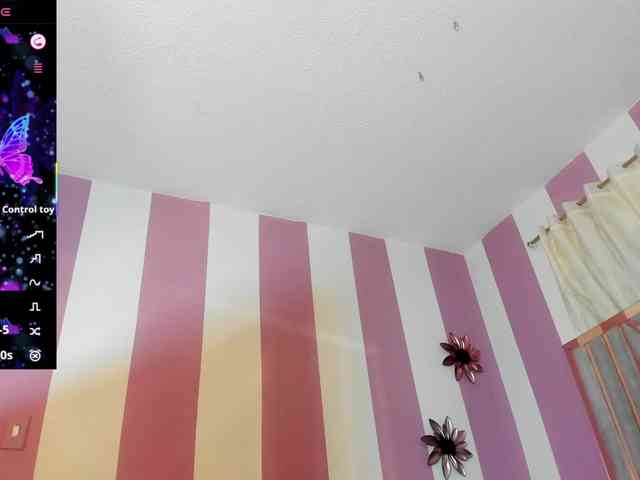 jazmin-white webcam