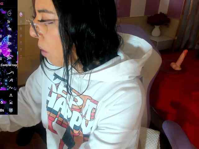 jazmin-white webcam