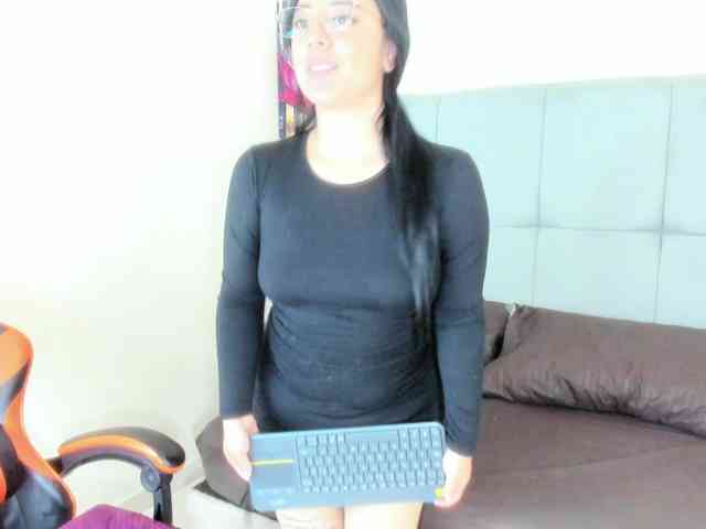 jazmin-white webcam