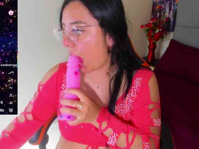 jazmin-white webcam