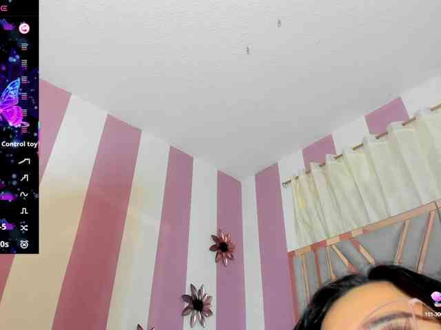 jazmin-white webcam