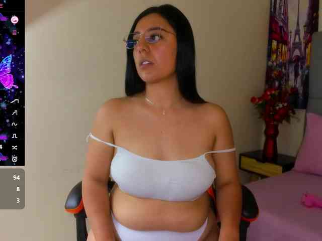 jazmin-white webcam